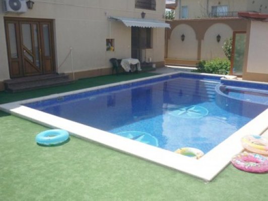 Două vile la gri, din Mamaia Sat, scoase la vânzare cu 650.000 de euro